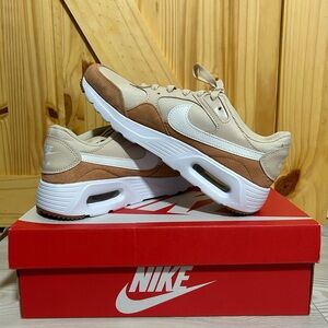 Nike women’s Air Max Sanddrift/summit white